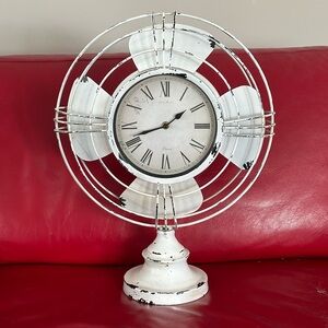 Vintage look fan clock